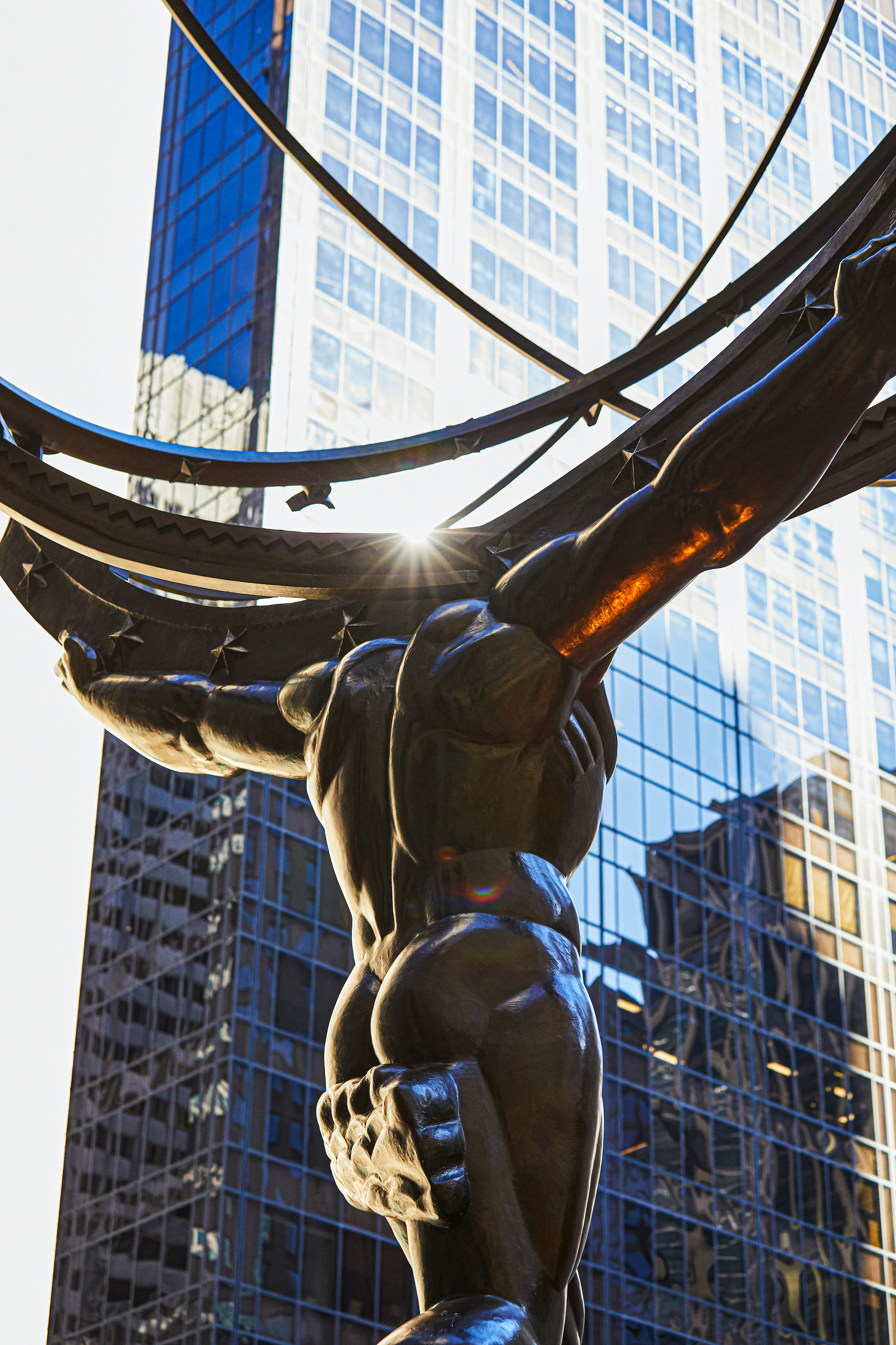 Atlas statue at Rockefeller Center.